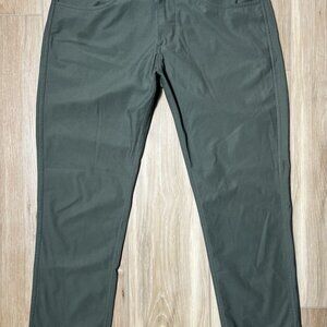 Vuori Olive Green Slim Fit Performance Pants - Men Size 30 X 27